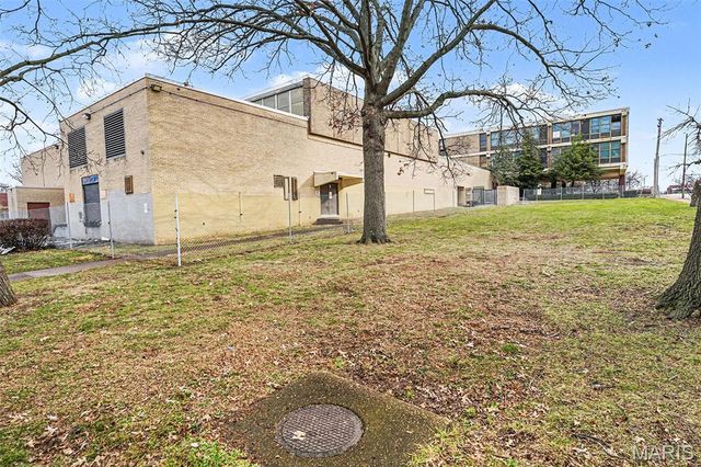 5511 Wabada Avenue, St Louis, MO 63112