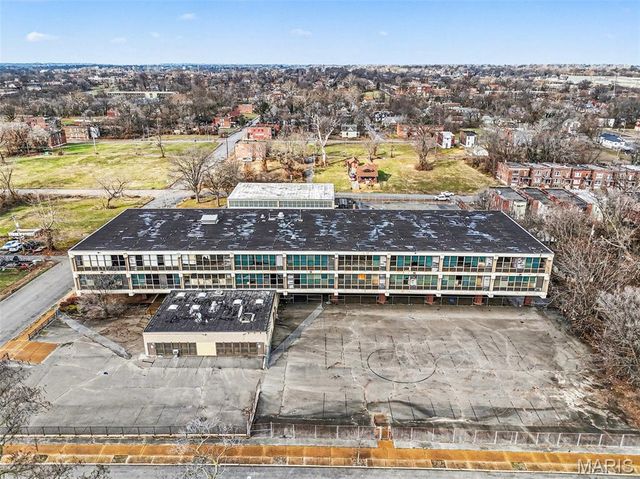 5511 Wabada Avenue, St Louis, MO 63112