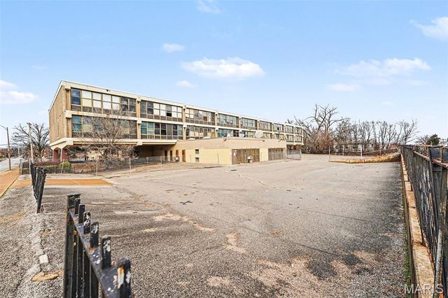 5511 Wabada Avenue, St Louis, MO 63112