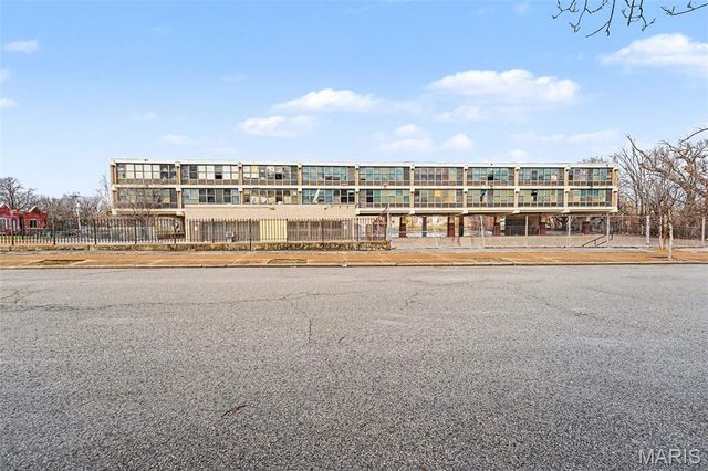 5511 Wabada Avenue, St Louis, MO 63112