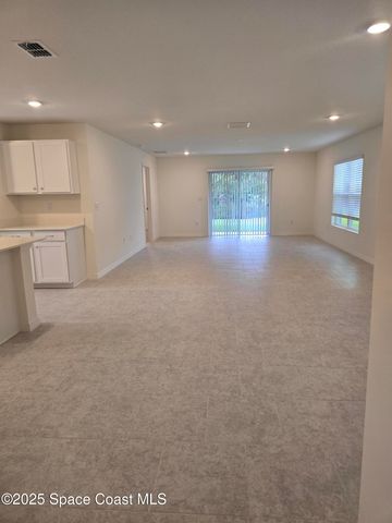 581 SW Richmond Circle, Palm Bay, FL 32908