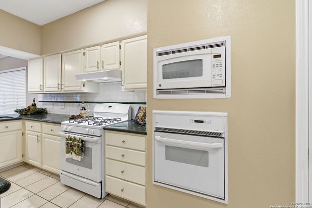 8810 London Heights, San Antonio, TX 78254