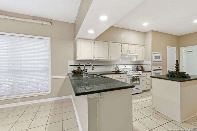 8810 London Heights, San Antonio, TX 78254