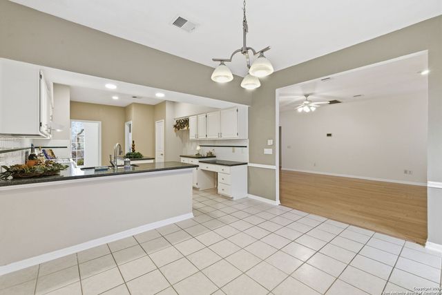 8810 London Heights, San Antonio, TX 78254