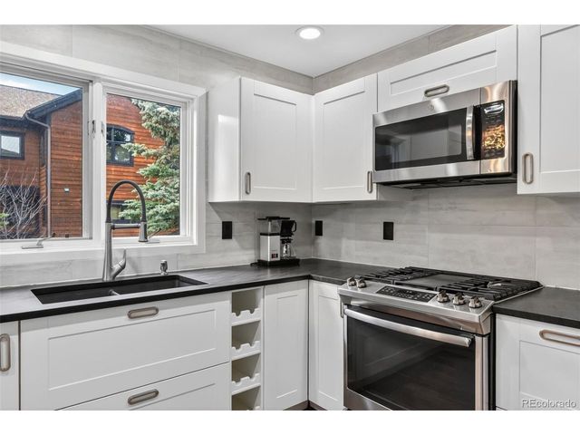 1532 Legend Lake Cir, Silverthorne, CO 80498