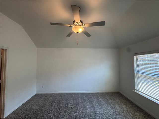7512 Noble Oaks Drive, Fort Worth, TX 76120