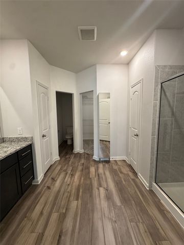 7512 Noble Oaks Drive, Fort Worth, TX 76120