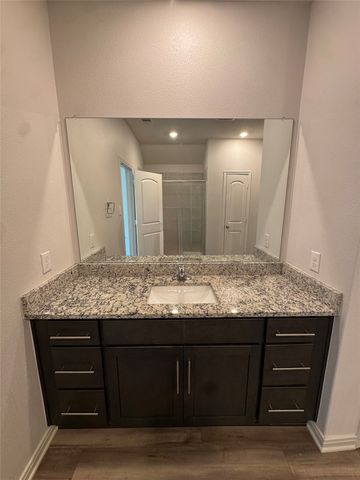 7512 Noble Oaks Drive, Fort Worth, TX 76120