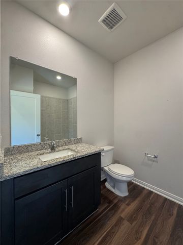 7512 Noble Oaks Drive, Fort Worth, TX 76120