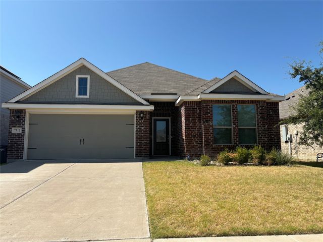 7512 Noble Oaks Drive, Fort Worth, TX 76120