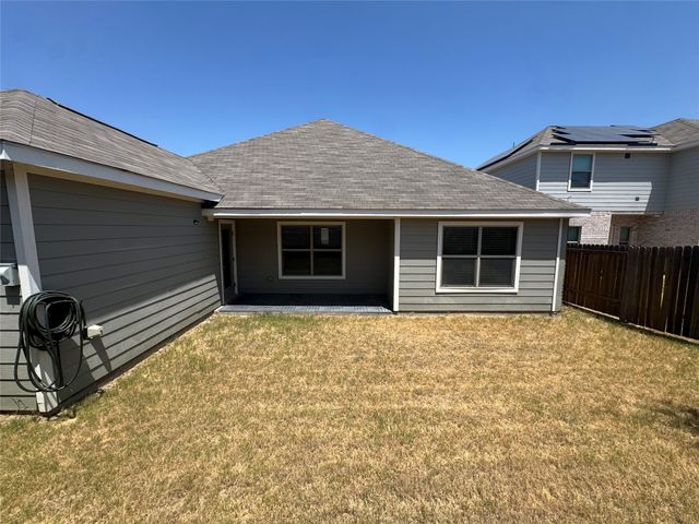 7512 Noble Oaks Drive, Fort Worth, TX 76120