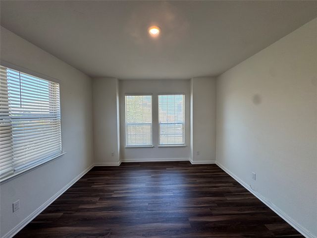 7512 Noble Oaks Drive, Fort Worth, TX 76120