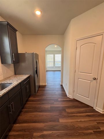 7512 Noble Oaks Drive, Fort Worth, TX 76120
