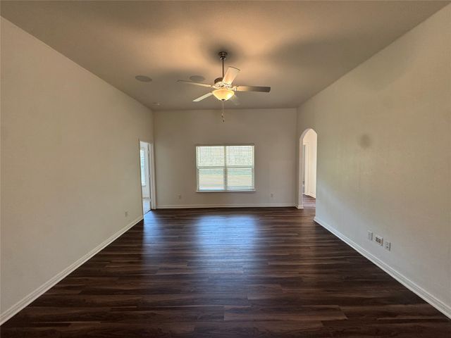 7512 Noble Oaks Drive, Fort Worth, TX 76120