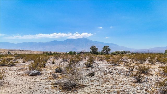 60 Dillon Road, Sky Valley, CA 92241