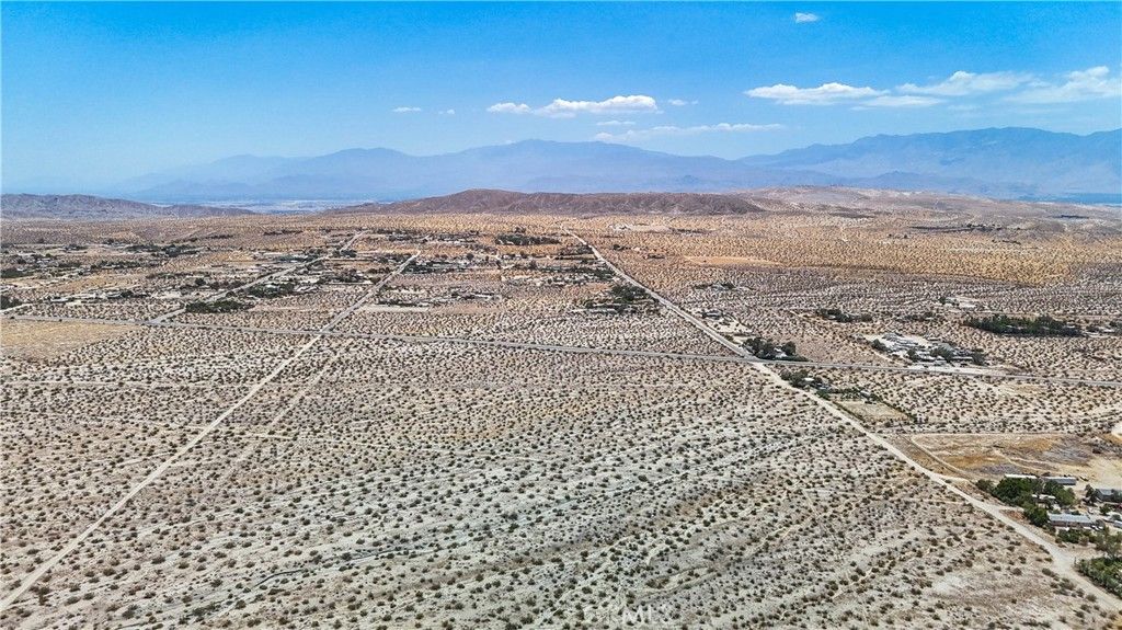 Image 12 of property listing at 60 Dillon Road, Desert Hot Springs, CA 92241