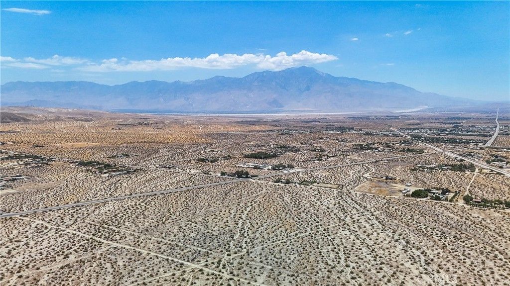 Image 13 of property listing at 60 Dillon Road, Desert Hot Springs, CA 92241