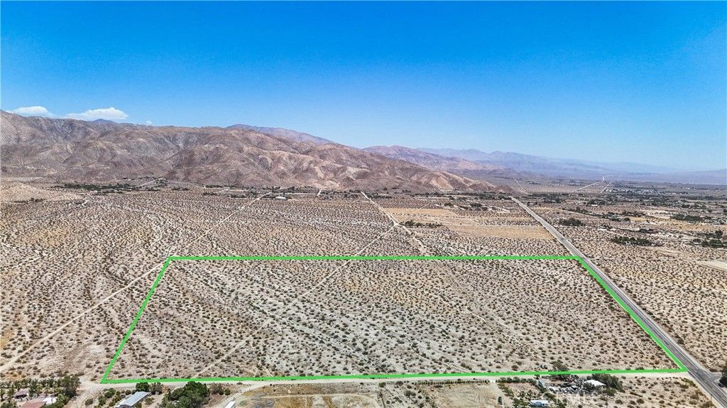 Image 3 of property listing at 60 Dillon Road, Desert Hot Springs, CA 92241