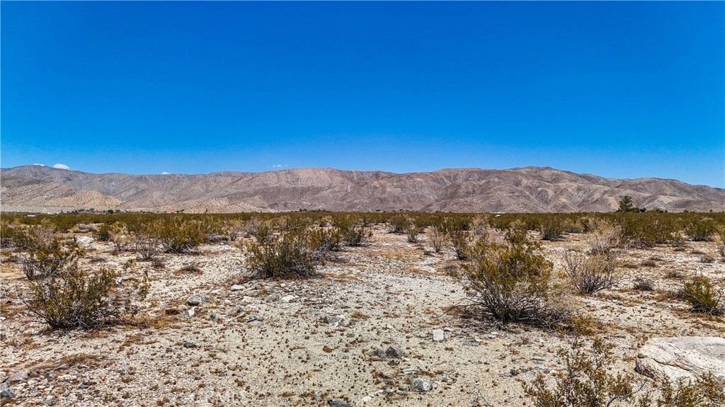 Image 30 of property listing at 60 Dillon Road, Desert Hot Springs, CA 92241