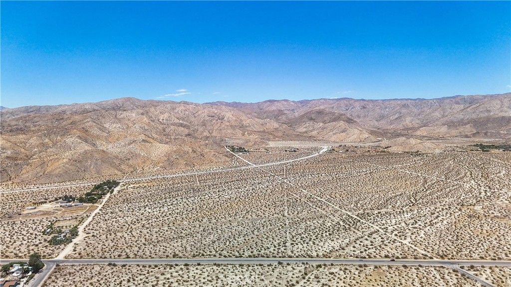 Image 8 of property listing at 60 Dillon Road, Desert Hot Springs, CA 92241