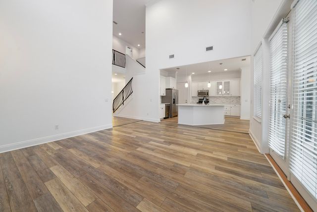 300 Coconut Grove Court, Panama City Beach, FL 32407