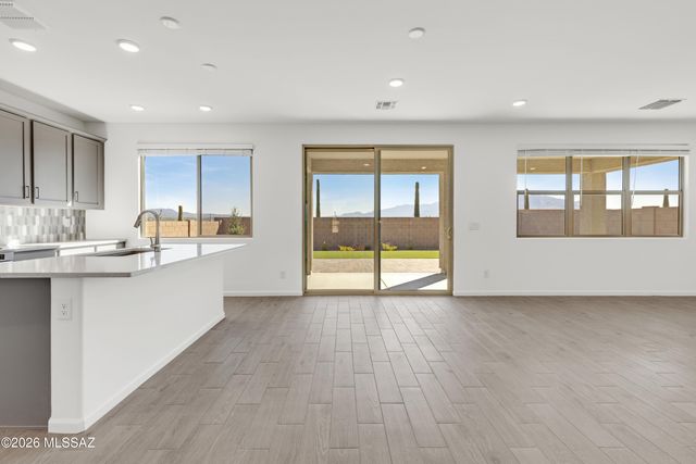 5618 W Carillon Ridge Lane, Marana, AZ 85743