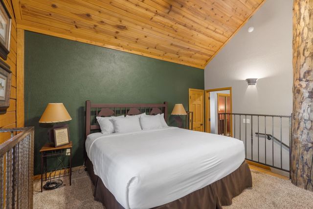 272 Oakridge Road, Branson, MO 65616