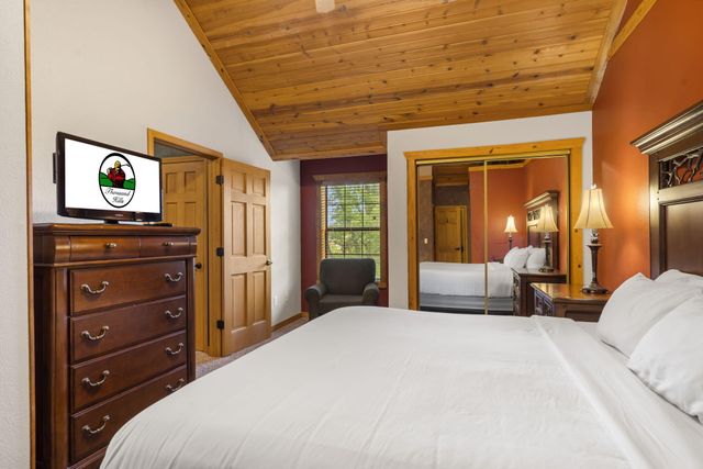 272 Oakridge Road, Branson, MO 65616