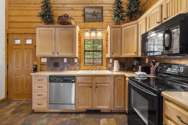 272 Oakridge Road, Branson, MO 65616