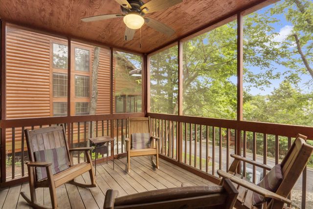 272 Oakridge Road, Branson, MO 65616