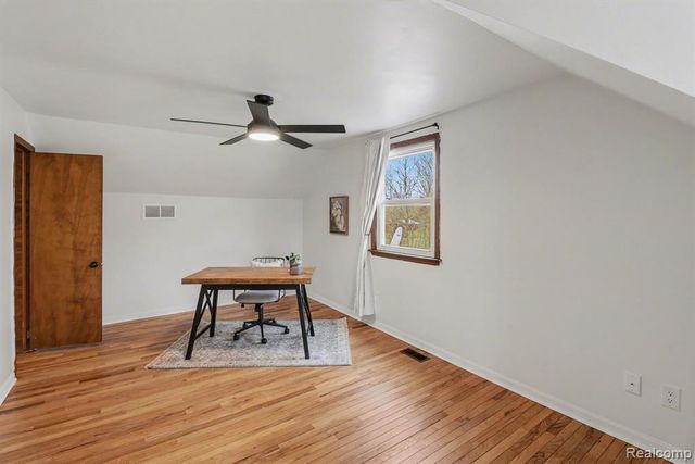 4837 Mack Road, Howell, MI 48855