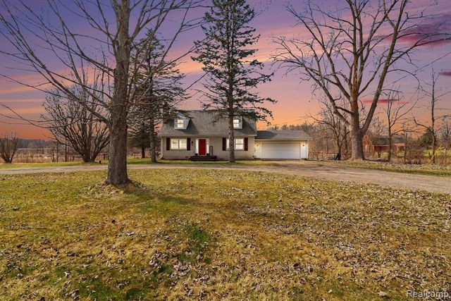4837 Mack Road, Howell, MI 48855