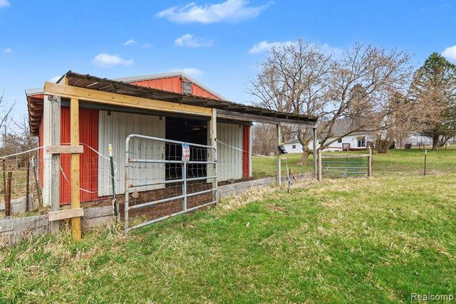 4837 Mack Road, Howell, MI 48855