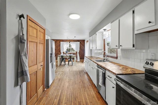 4837 Mack Road, Howell, MI 48855