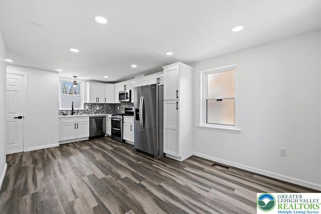 1122 North Van Buren Street, Allentown City, PA 18109