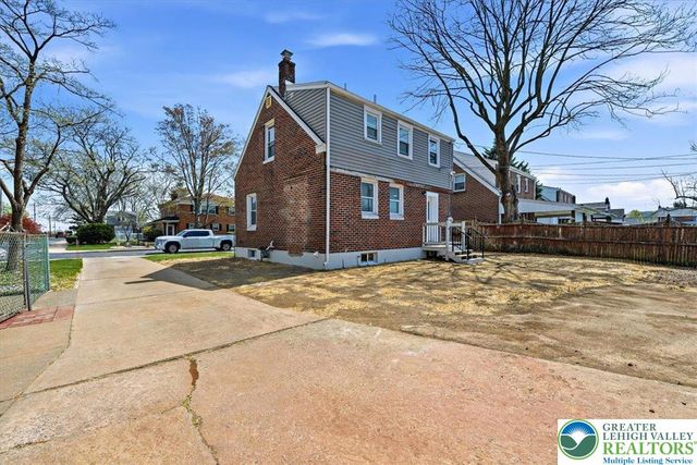 1122 North Van Buren Street, Allentown City, PA 18109