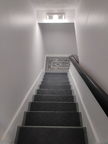 15 Crescent St D, Lawrence, MA 01841