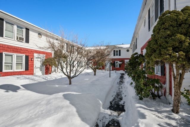 15 Crescent St D, Lawrence, MA 01841