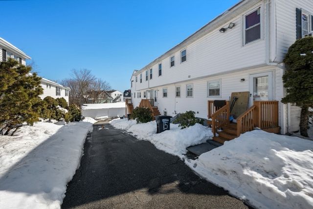 15 Crescent St D, Lawrence, MA 01841