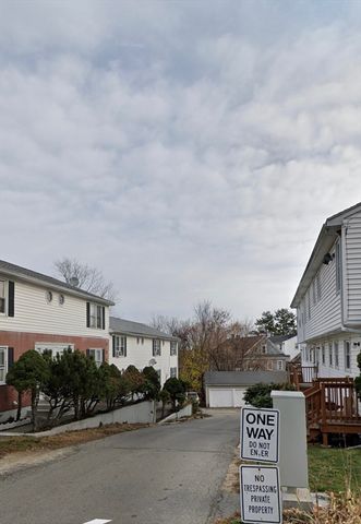 15 Crescent St D, Lawrence, MA 01841