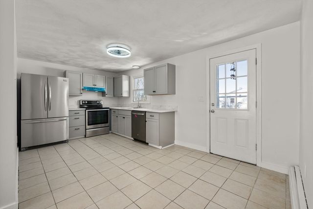 15 Crescent St D, Lawrence, MA 01841