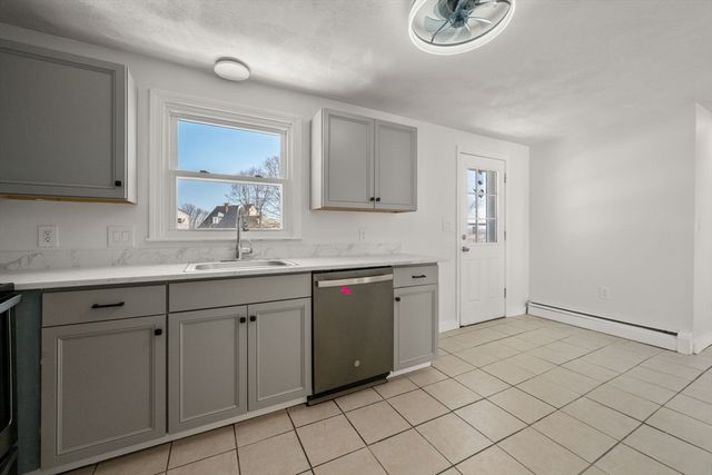 15 Crescent St D, Lawrence, MA 01841