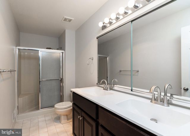 606 BENHAM CT, Newark, DE 19711