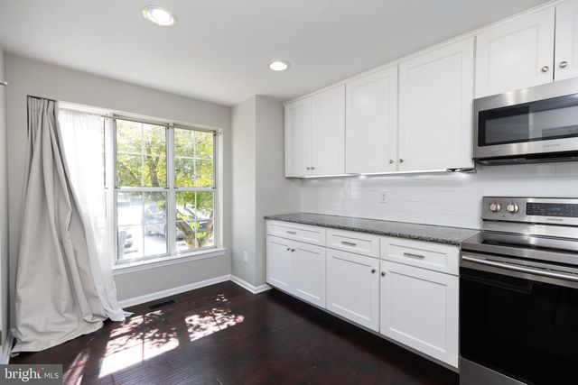 606 BENHAM CT, Newark, DE 19711