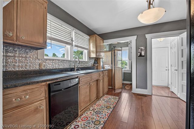 422 N 15th Street, Van Buren, AR 72956