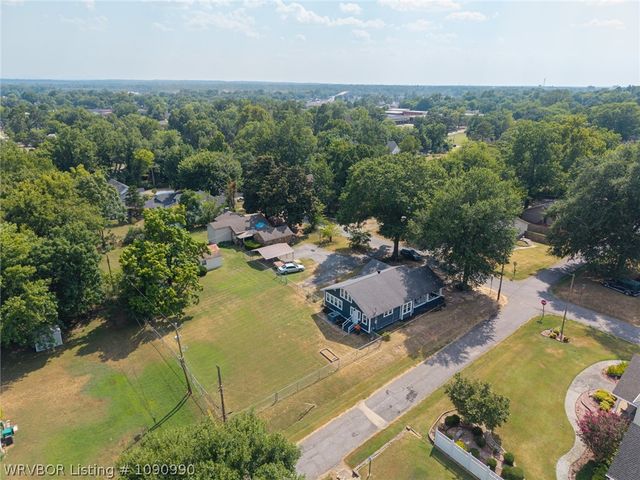 422 N 15th Street, Van Buren, AR 72956