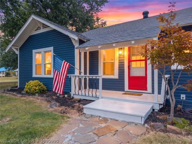 422 N 15th Street, Van Buren, AR 72956