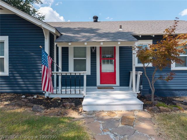 422 N 15th Street, Van Buren, AR 72956