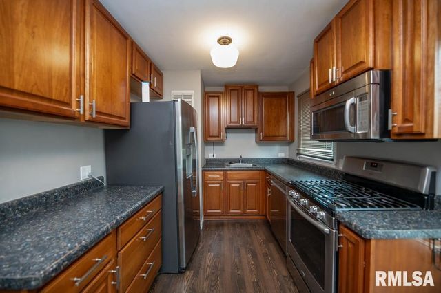 122 E CHERRY RIDGE Lane, Peoria, IL 61614