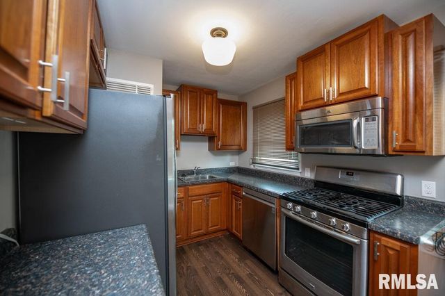 122 E CHERRY RIDGE Lane, Peoria, IL 61614